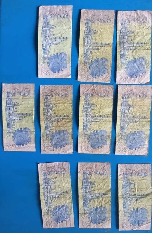 10 x R2 notes G de Kock