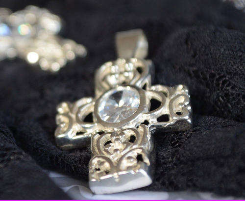 Sterling silver filigree cross pendant