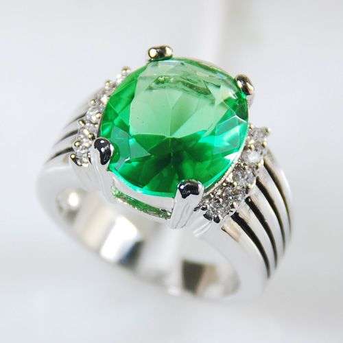 PERIDOT GEMSTONE RING - SIZE 10