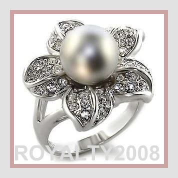 Gorgeous Silver Pearl Ring - Size 9
