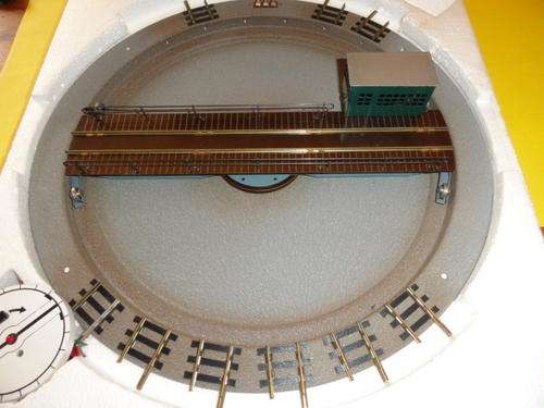 FLEISCHMANN- HO #6018 -ELECTRICALLY OPERATED TURNTABLE  EXCELLENT 1976