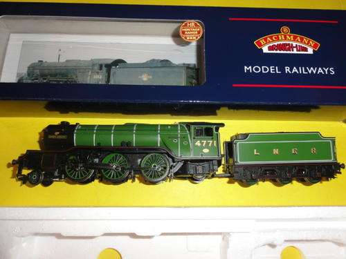 BACHMANN-TRAINS, GREEN ARROW-BOXED AND STUNNING QUALITY