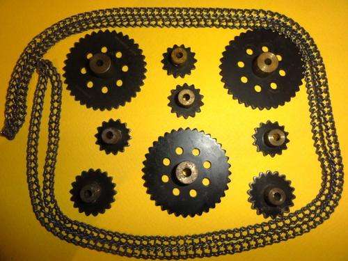 MECCANO GENUINE, LOT 25; MORE SPROCKETS & CHAIN-1200mm