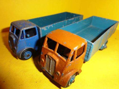 DINKY TOYS-TWO GUYS-NEEDING HELP- LOT 7
