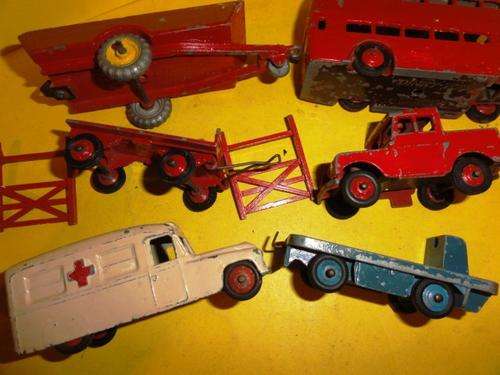 DINKY TOYS-VARIOUS USABLE SAVABLE- LOT 9