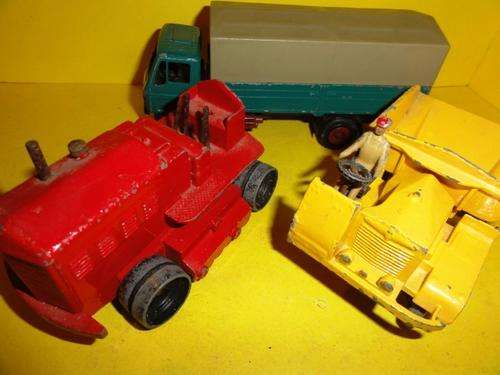 DINKY TOYS-TIPPER, DOZER,CONRAD TRUCK- LOT 10