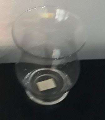GLASS FLOWER VASE