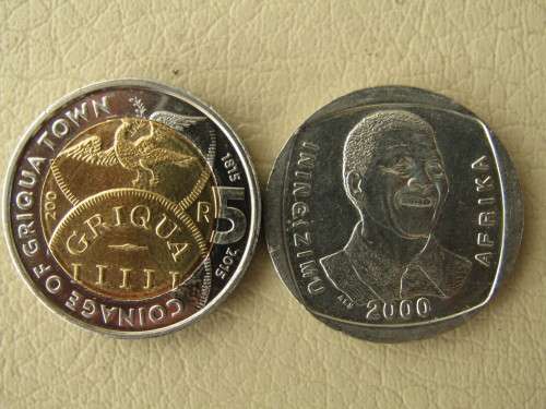 2000 SMILEY MANDELA R5 & GRIQUA TOWN 1815-2015 COMMEMORATIVE R5'S : 50 COINS