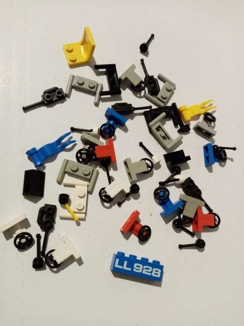 Lego Lot Wheels and accesories