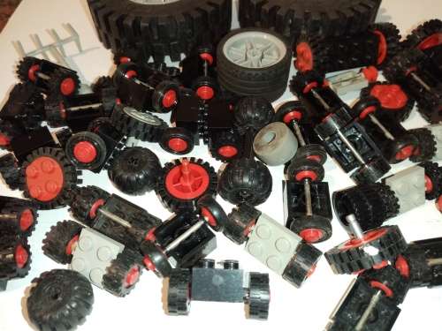 Lego Lot Wheels and accesories