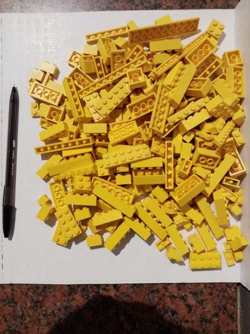 Lego Lot Yellow Bricks