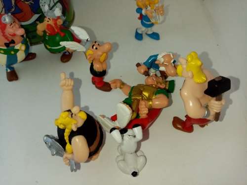 Vintage Asterix Figurines with Tin