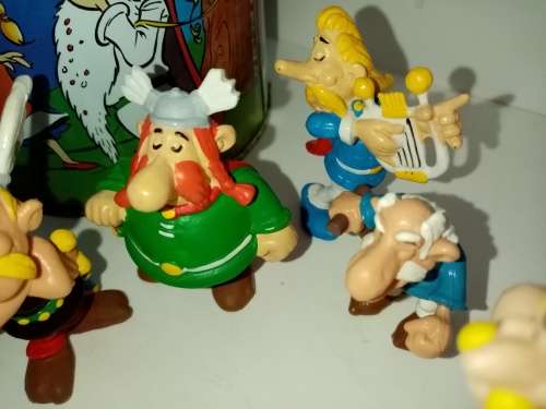 Vintage Asterix Figurines with Tin