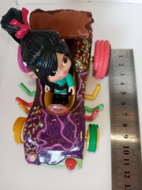 Wreck it Ralph Vanellope von Schweetz with Car