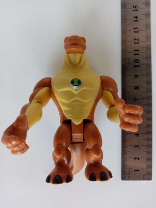 Ben 10 Humungousaur Figurine