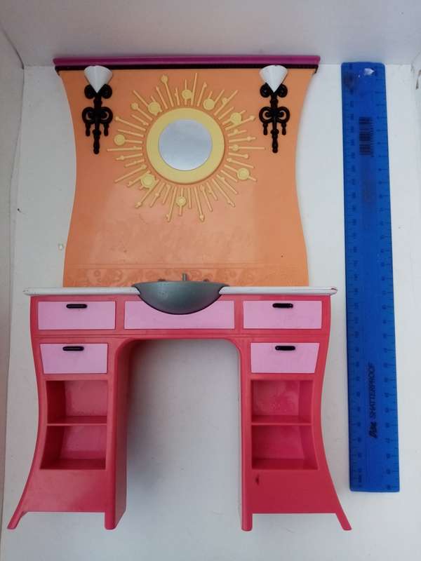 Barbie Dressing Table