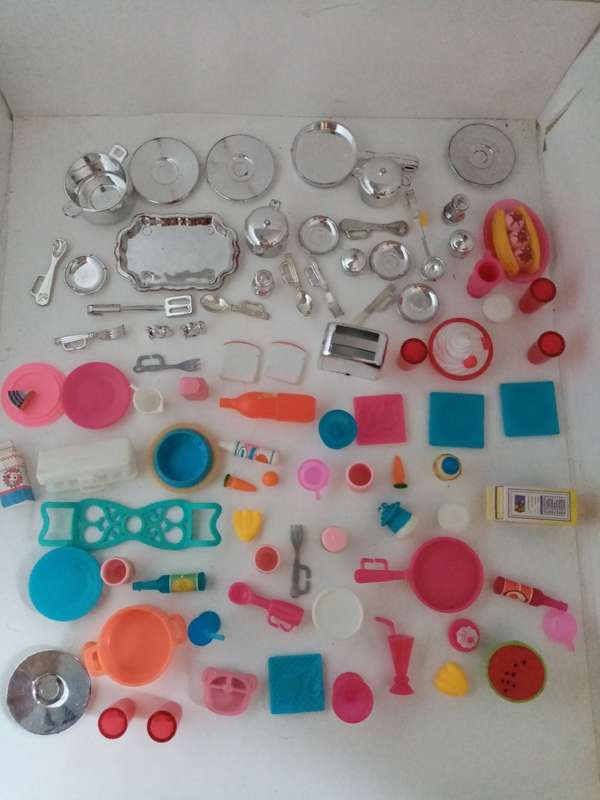Massive Barbie Food and cutlery lot