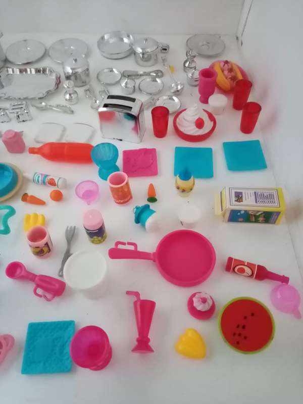 Massive Barbie Food and cutlery lot