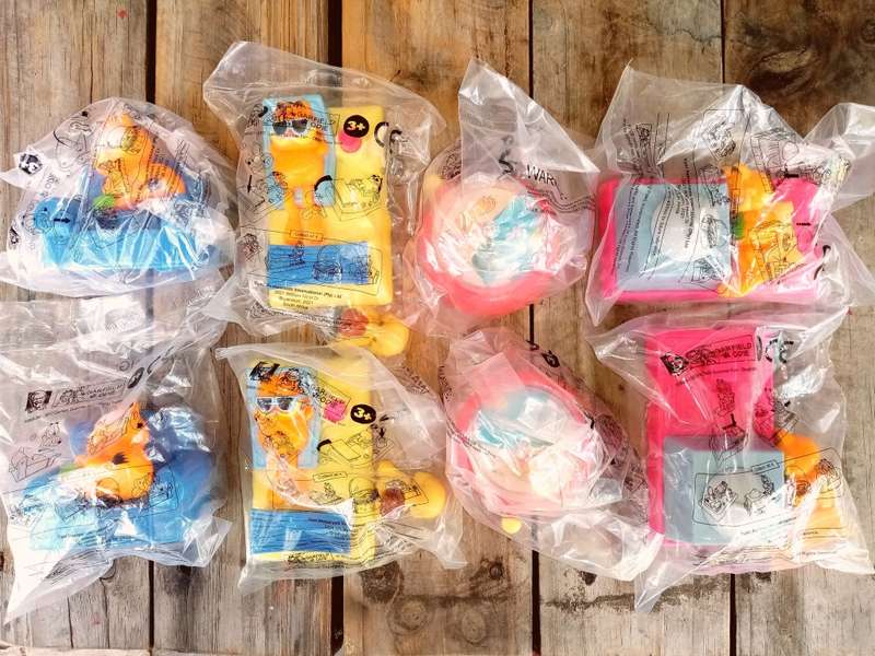 Garfield KFC Toys sealed 2 sets