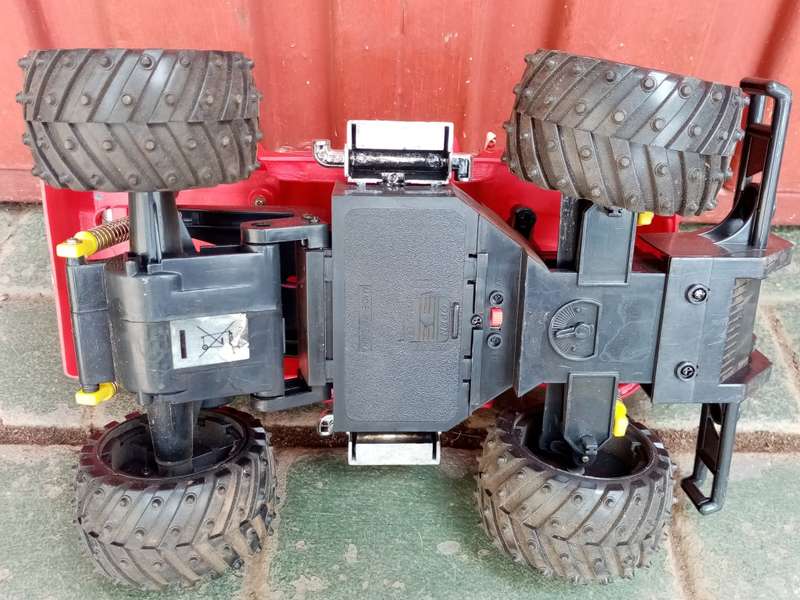 4 x 4 Truck Radio Control Truck