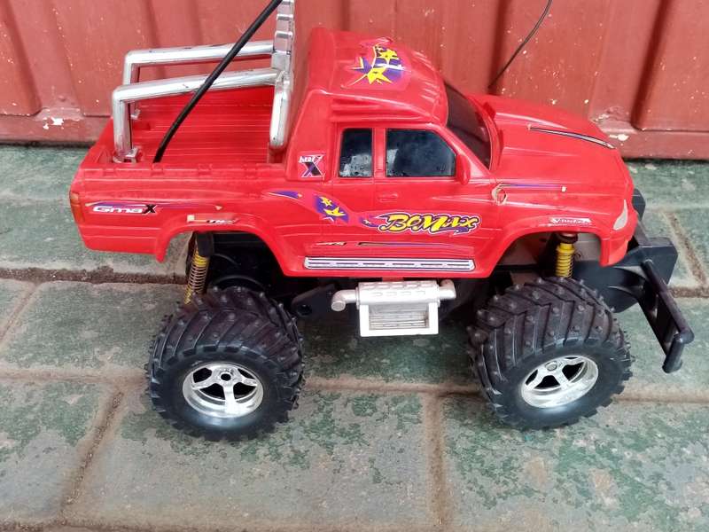 4 x 4 Truck Radio Control Truck