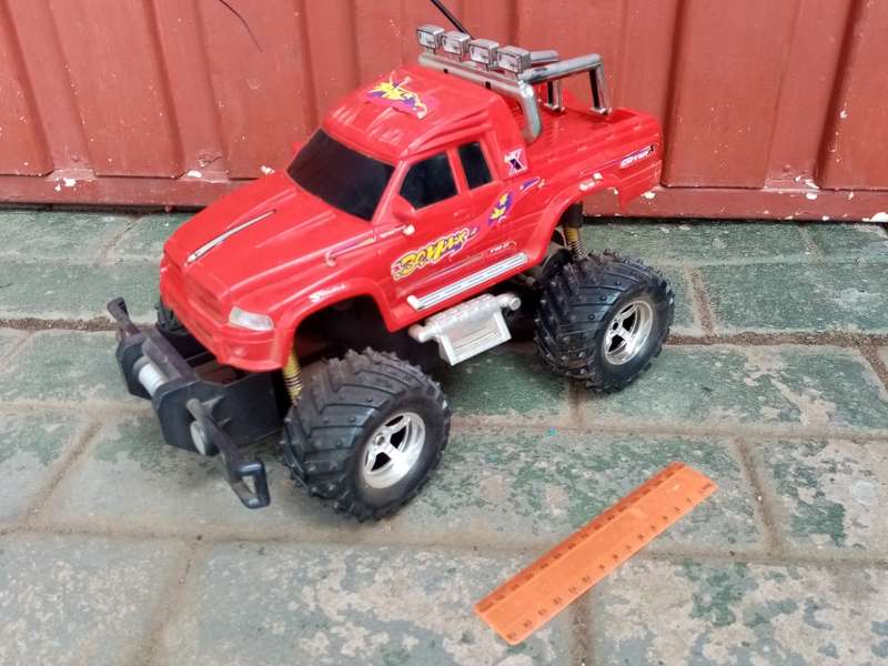 4 x 4 Truck Radio Control Truck