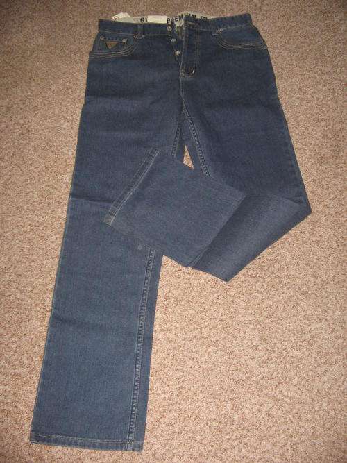 Brand New Premium GUESS Jean Size 32 Bootcut