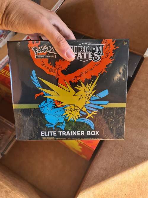 Hidden Fates Elite Trainer Box