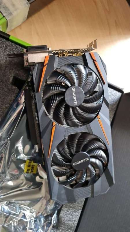 Gtx 1060 3GB windforce with box!