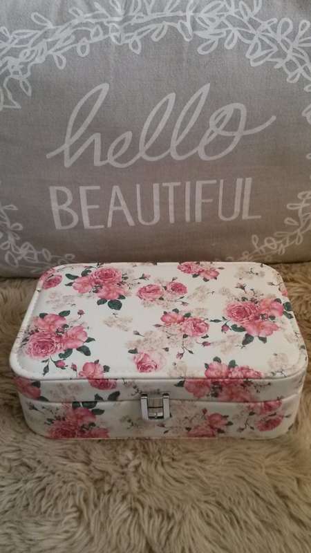 DECORATED ROSE JEWELERY BOX!!