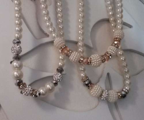 CHOOSE YOUR STYLE FROM 3 DIFFERENT BEAUTIFUL STYLISH NECKLACES WITH EARRINGS!!!
