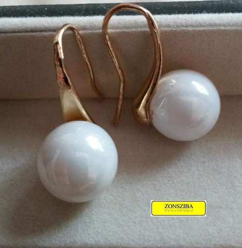 ELEGANT AND STYLISH  EARRINGS!!!