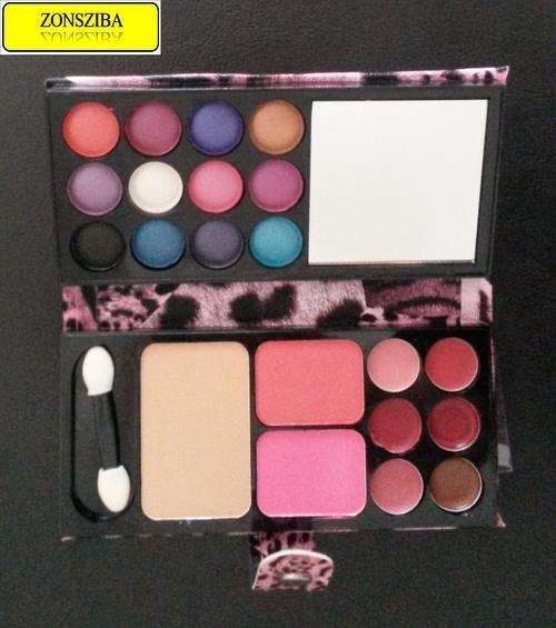 TRAVEL MAKE-UP  SET!!!