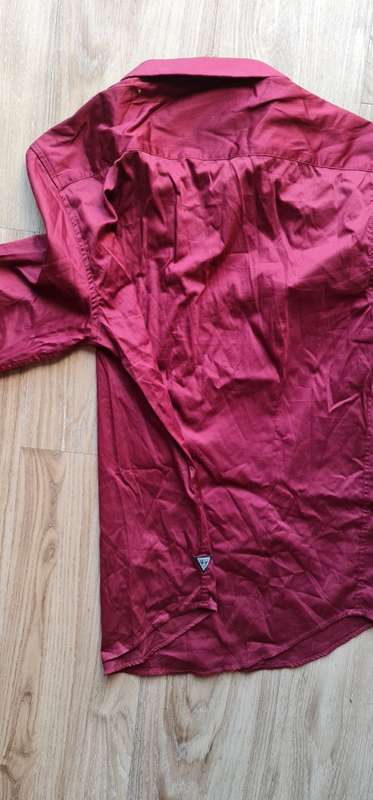 100% Original Guess Formal Shirt - Medium (Retail R699)