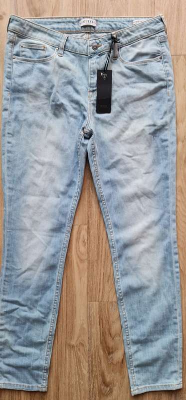 100% Original Guess Ladies Jeans - Guess Size 29 (Please see ladies chart sizes to get SA size)