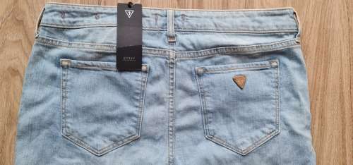 100% Original Guess Ladies Jeans - Guess Size 29 (Please see ladies chart sizes to get SA size)