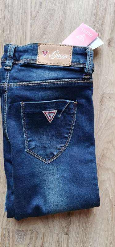 100% Original Guess Ladies Jeans - Guess Size 24 (Please see ladies chart sizes to get SA size)