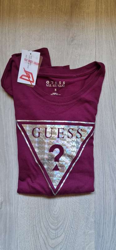100% Original Guess Ladies Long Sleeve Top - Size Small (Retail R499)
