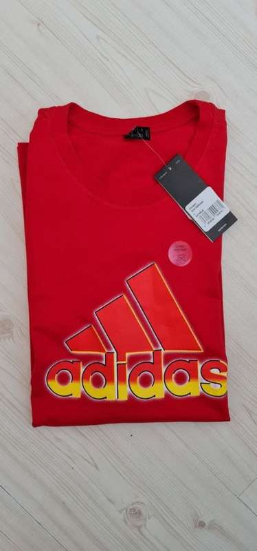100% Original Adidas T-Shirt - Large (Retail R499)