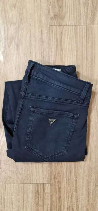 100% Original Guess Ladies Jeans - Guess Size 26 (SA Size 32) RETAIL R999 (Power Curvy Mid)