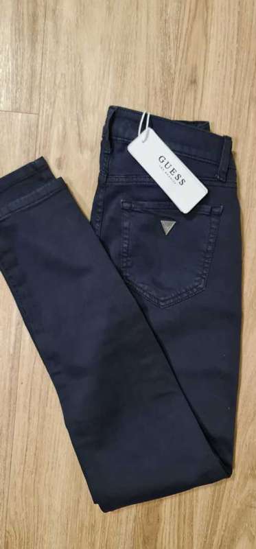 100% Original Guess Ladies Jeans - Guess Size 26 (SA Size 32) RETAIL R999 (Power Curvy Mid)
