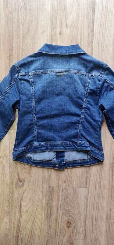 100% Original Guess Ladies Denim Jacket - Size XX-LARGE - RETAIL R1499