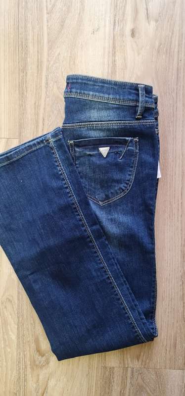 100% Original Guess Ladies Jeans - Guess Size 27 (SA Size 33) RETAIL R999