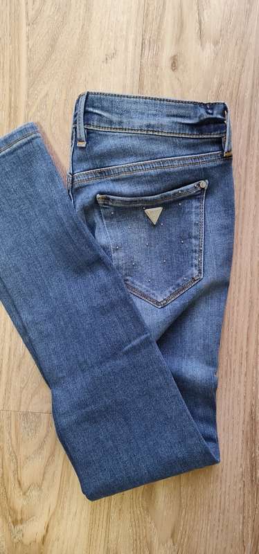 100% Original Guess Ladies Skinny Jeans - Guess Size 28 (SA Size 34) RETAIL R999 (Low Rise Skinny)