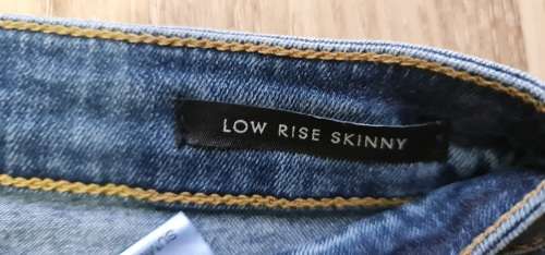 100% Original Guess Ladies Skinny Jeans - Guess Size 28 (SA Size 34) RETAIL R999 (Low Rise Skinny)