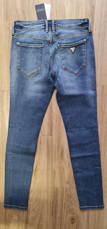 100% Original Guess Ladies Skinny Jeans - Guess Size 28 (SA Size 34) RETAIL R999 (Low Rise Skinny)