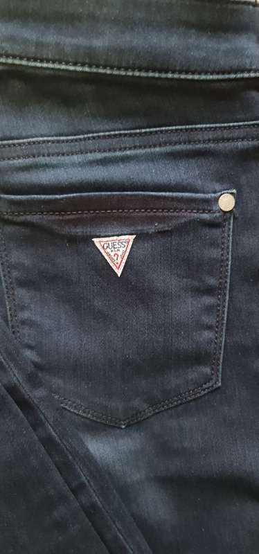 Original Guess Ladies Skinny Jeans - Guess Size 26 (SA Size 32) RETAIL R999 (Mid Rise Skinny)