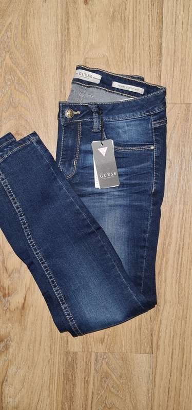 Original Guess Ladies Skinny Jeans - Guess Size 26 (SA Size 32) RETAIL R999