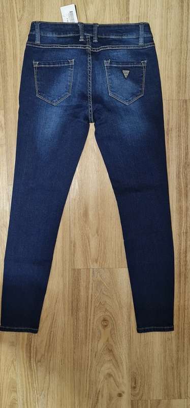 Original Guess Ladies Skinny Jeans - Guess Size 26 (SA Size 32) RETAIL R999