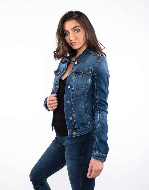 100% Original Guess Ladies Denim Jacket - Size XX-LARGE - RETAIL R1499